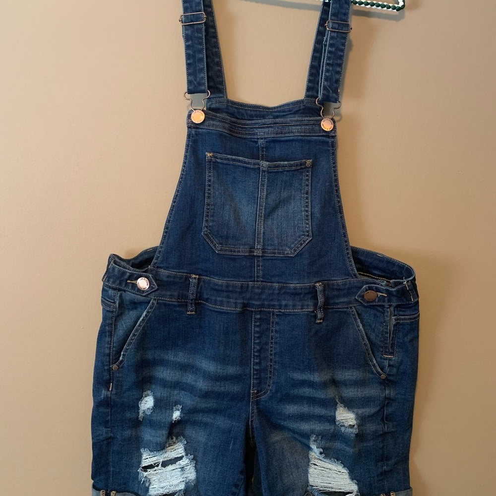 ✨Cute Overall Shorts✨